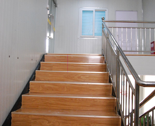 樓梯+扶手+吊頂